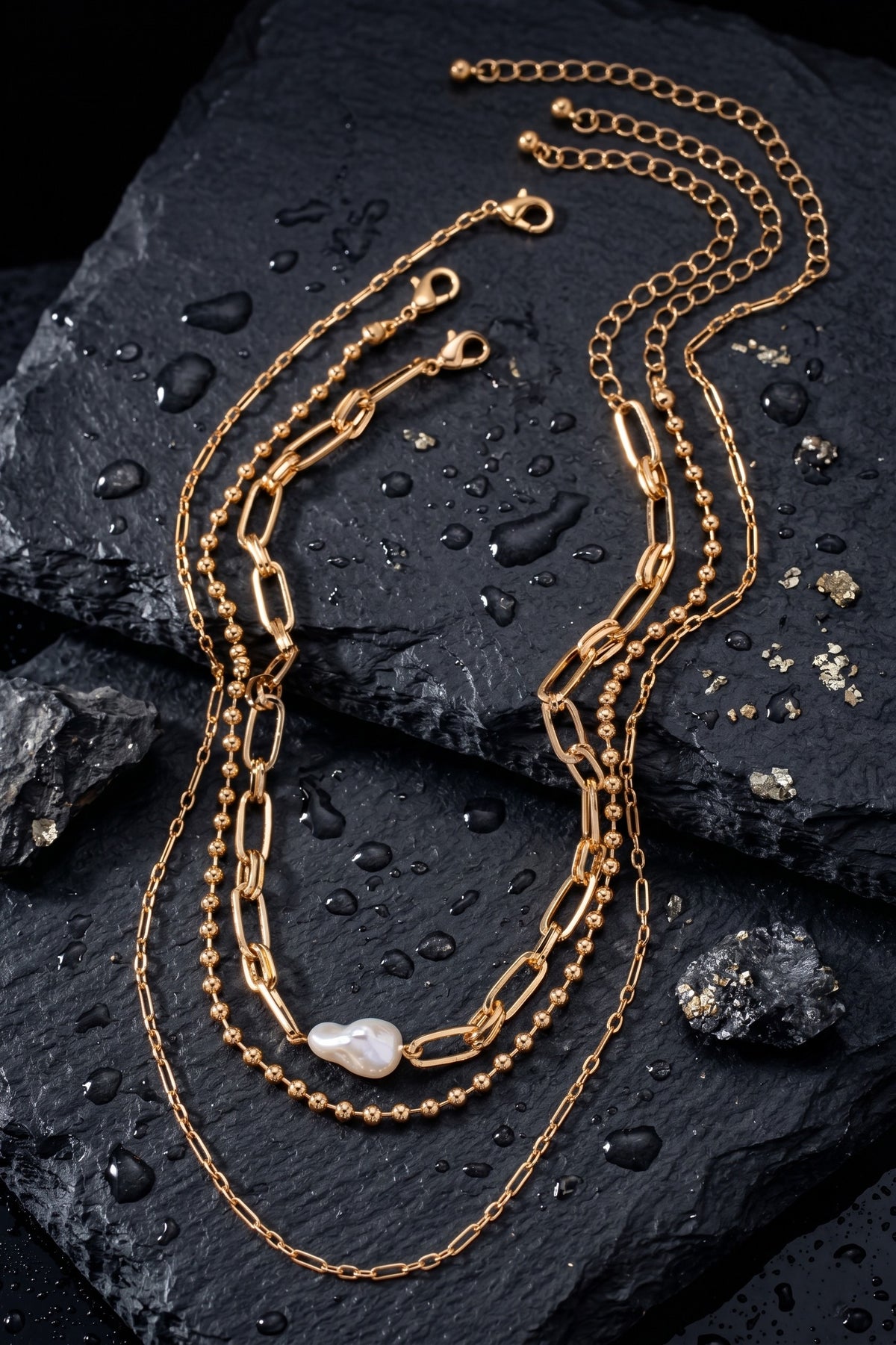 Pearl and Chains Necklace Set