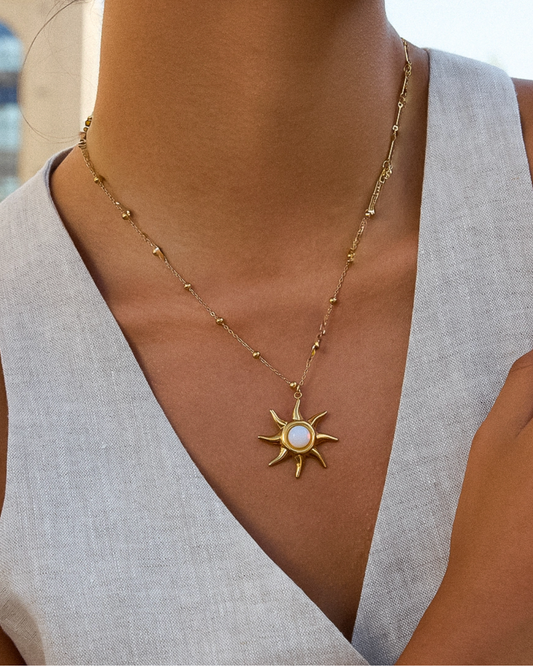 astoria 18 gold-plated pendant necklace