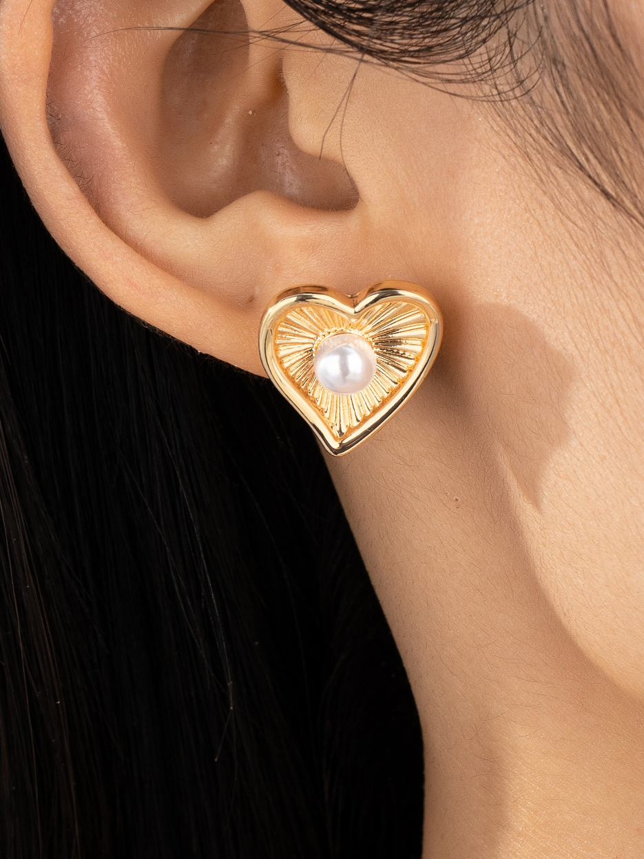golden heart pearl studs