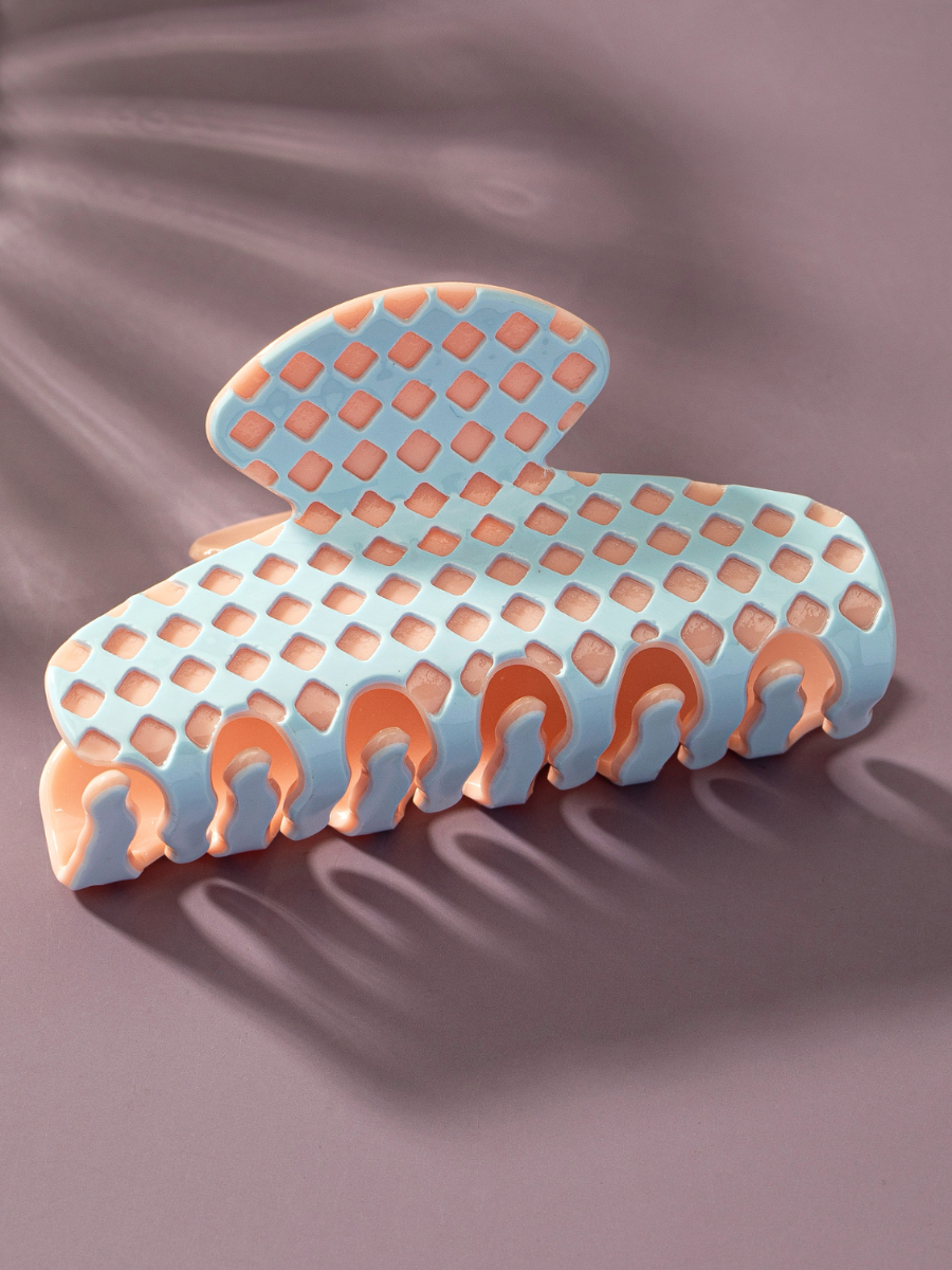 pale blue checkered hair claw clip