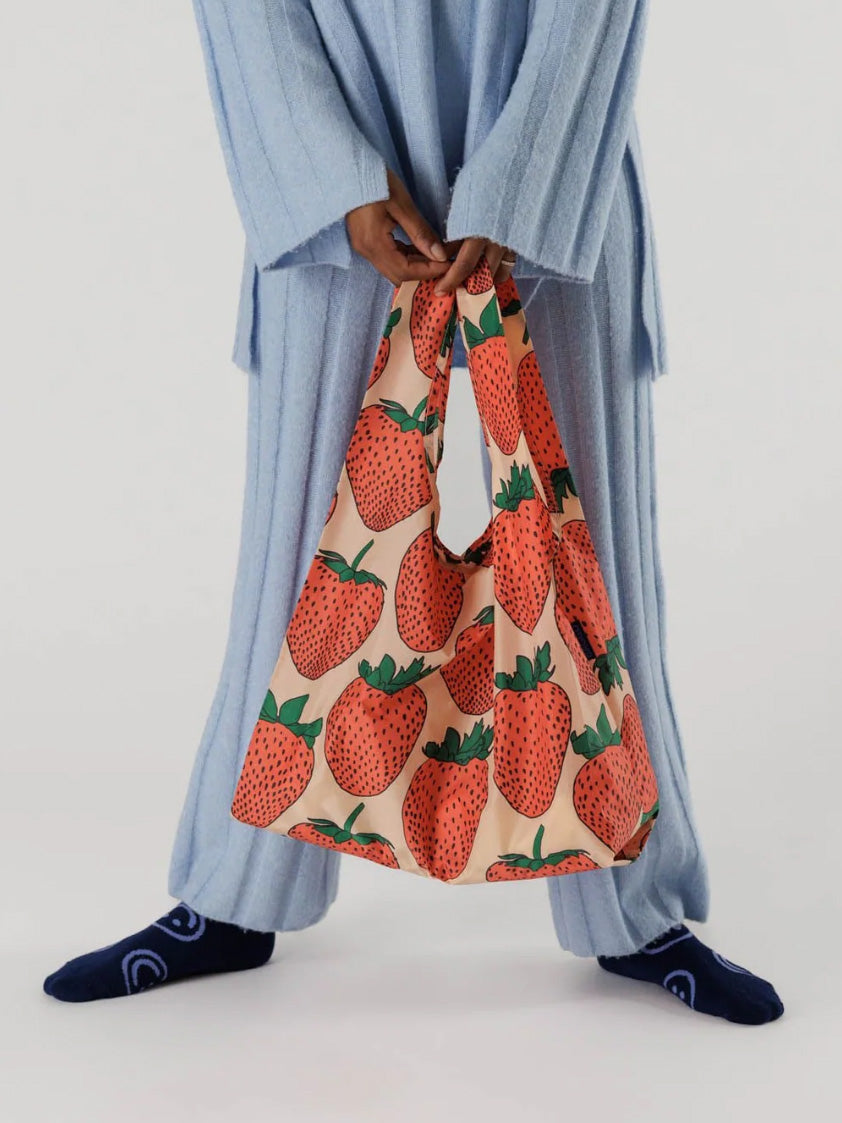 strawberry standard baggu