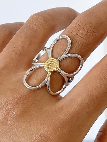 Daisy 18K Luxe Statement Ring