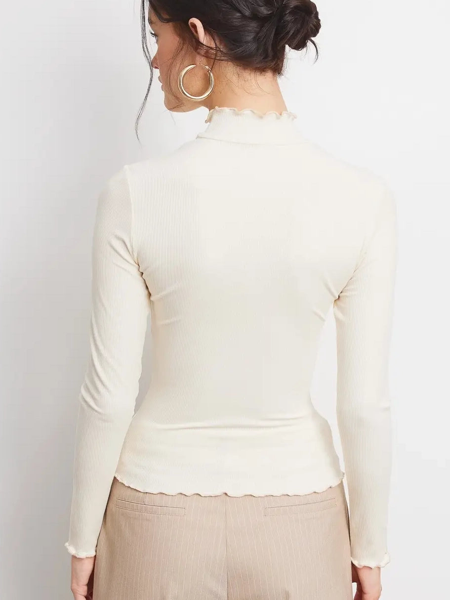 Suki Stretchy Turtleneck