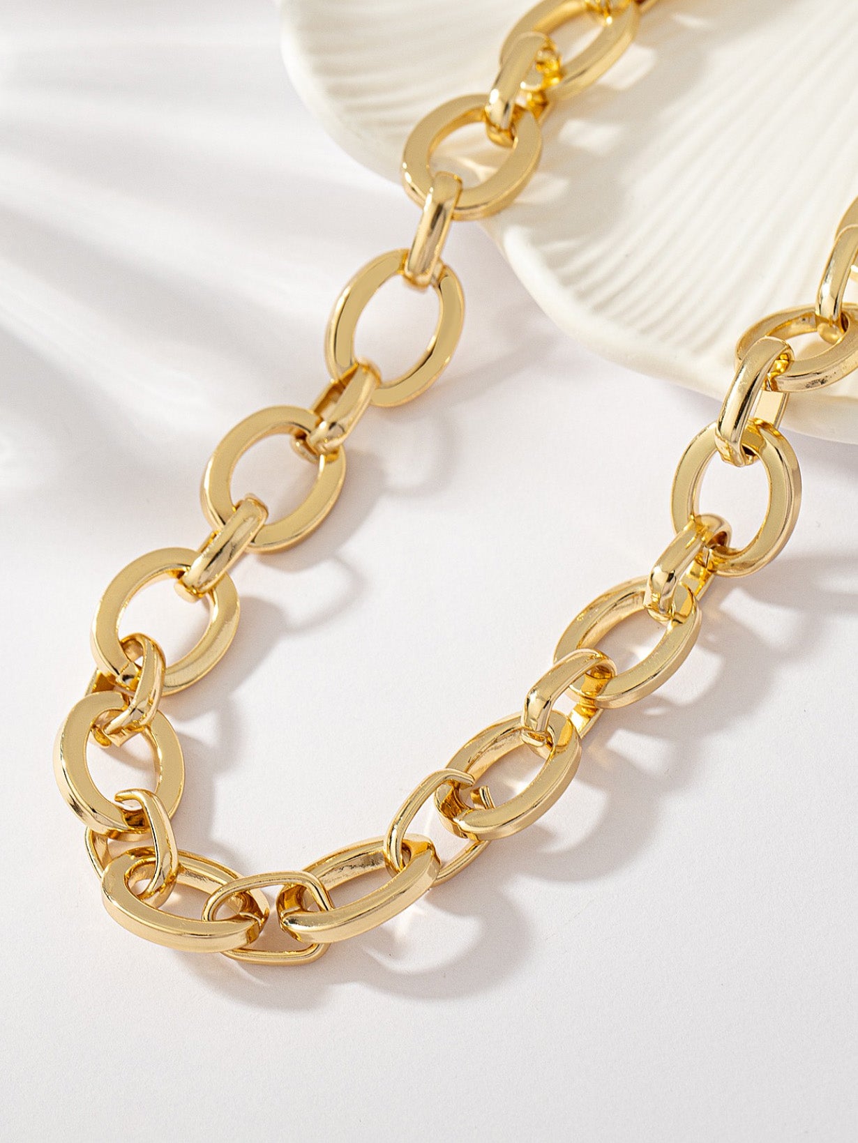 chunky gold chain choker