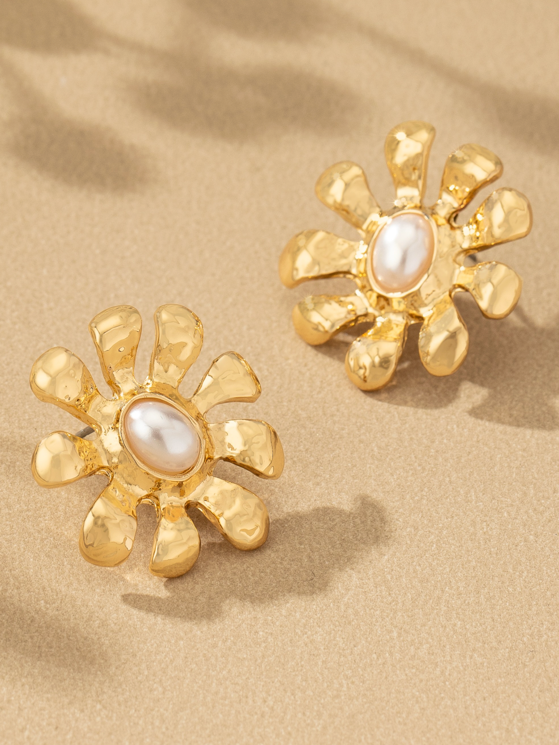 Chunky Pearl Flower Earrings