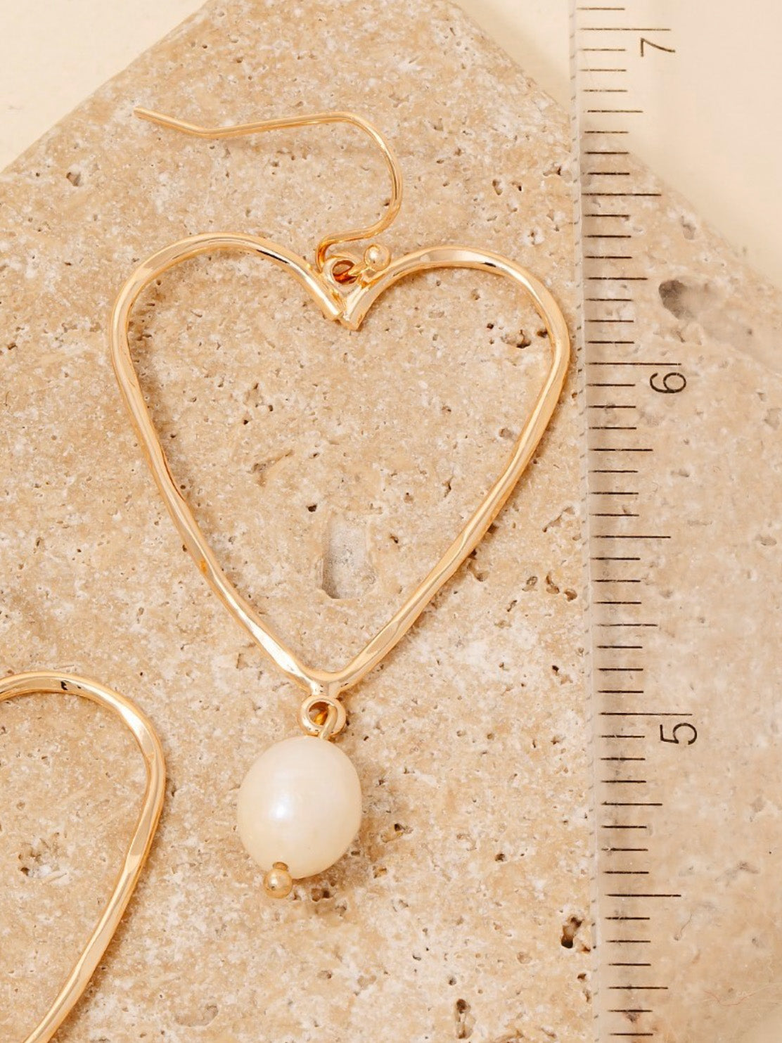 gold wire heart pearl earrings