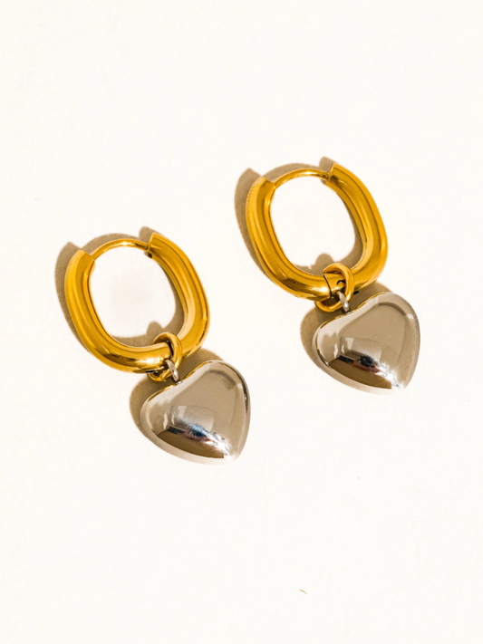 noor 18k gold-plated heart huggies
