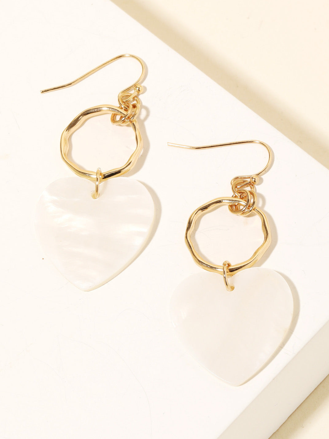 seashell heart dangly earrings